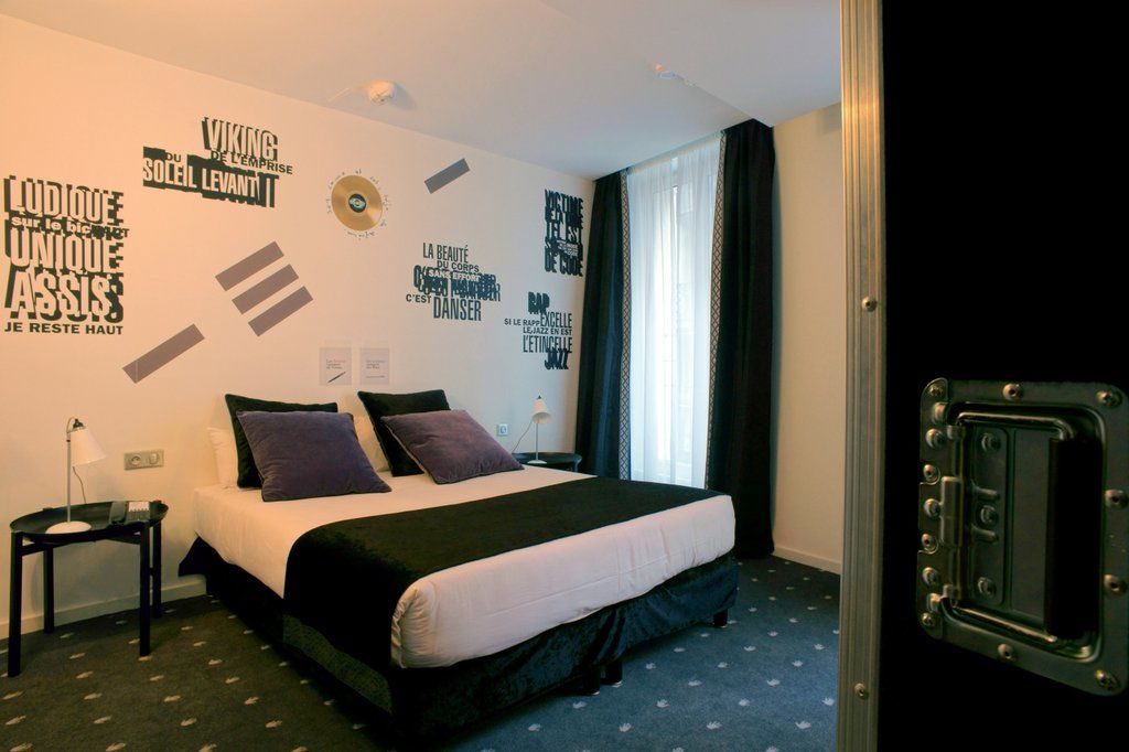 Hotel Du Triangle D'Or Paris Exterior foto